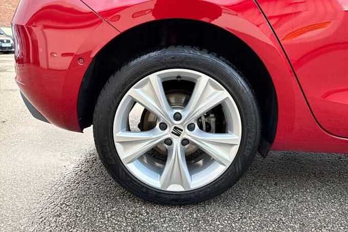 SEAT Leon 1.4 eHybrid 13kWh FR Hatchback 5dr Petrol Plug-in Hybrid DSG Euro 6 (s/s) (204 p