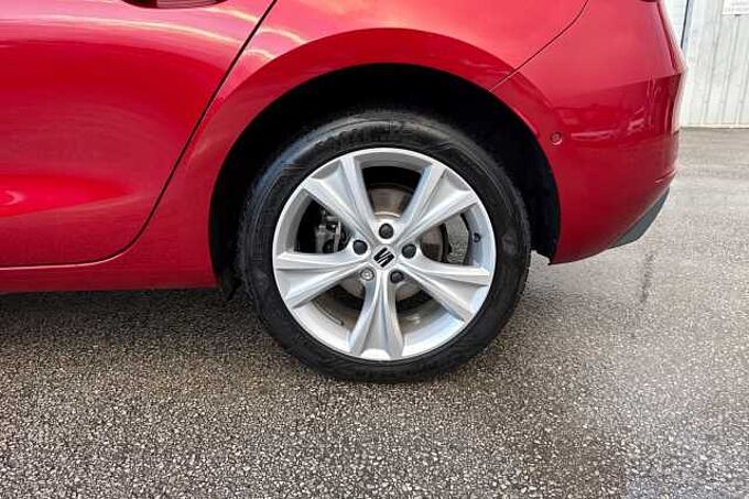 SEAT Leon 1.4 eHybrid 13kWh FR Hatchback 5dr Petrol Plug-in Hybrid DSG Euro 6 (s/s) (204 p